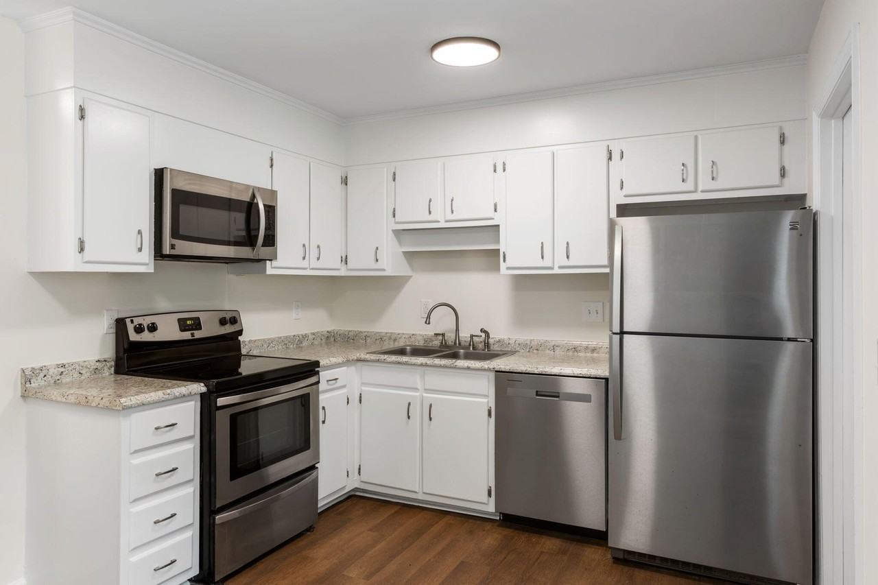 270 Fleming Rd #B - Photo 6 of 17