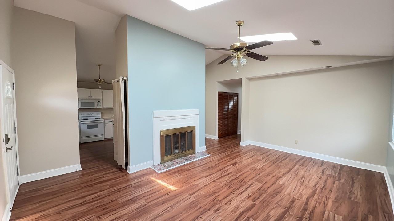 8257 Timberidge Ct - Photo 3 of 26