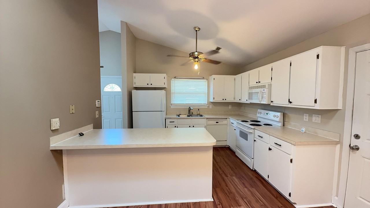 8257 Timberidge Ct - Photo 5 of 26