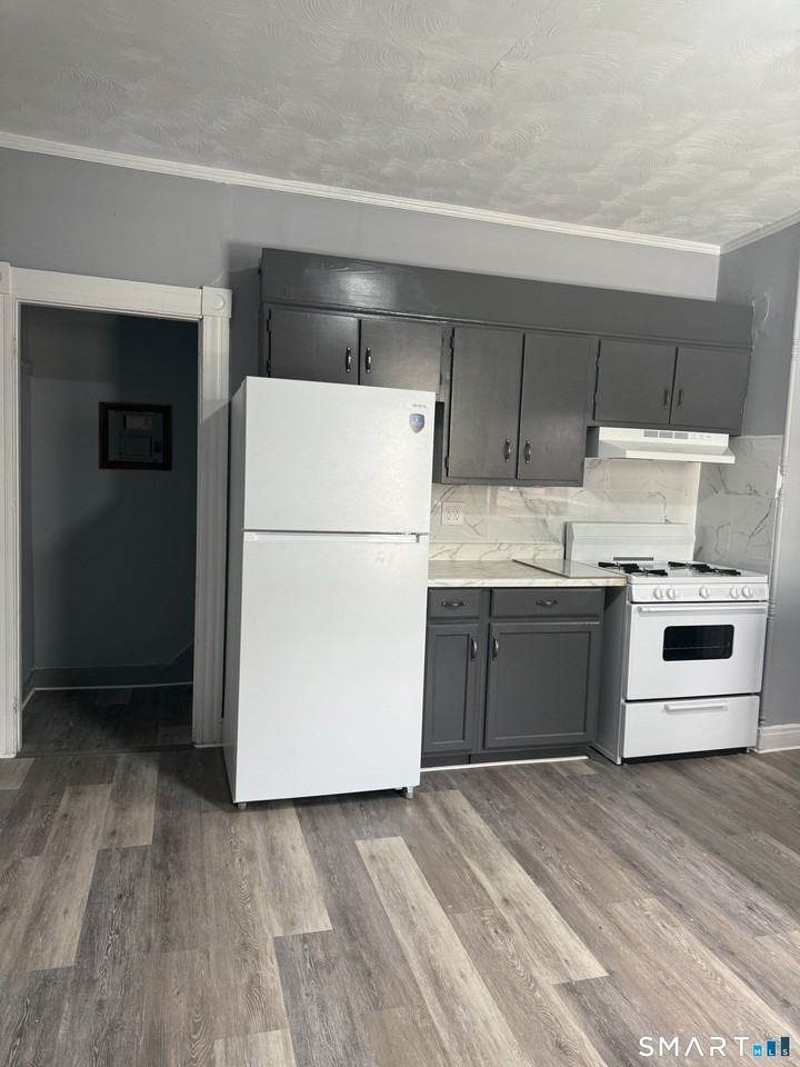 44 Gilbert St - Photo 3 of 16