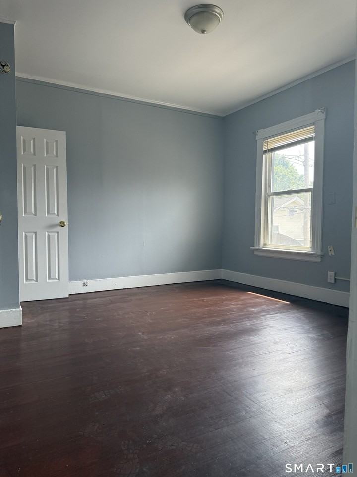 44 Gilbert St - Photo 7 of 18