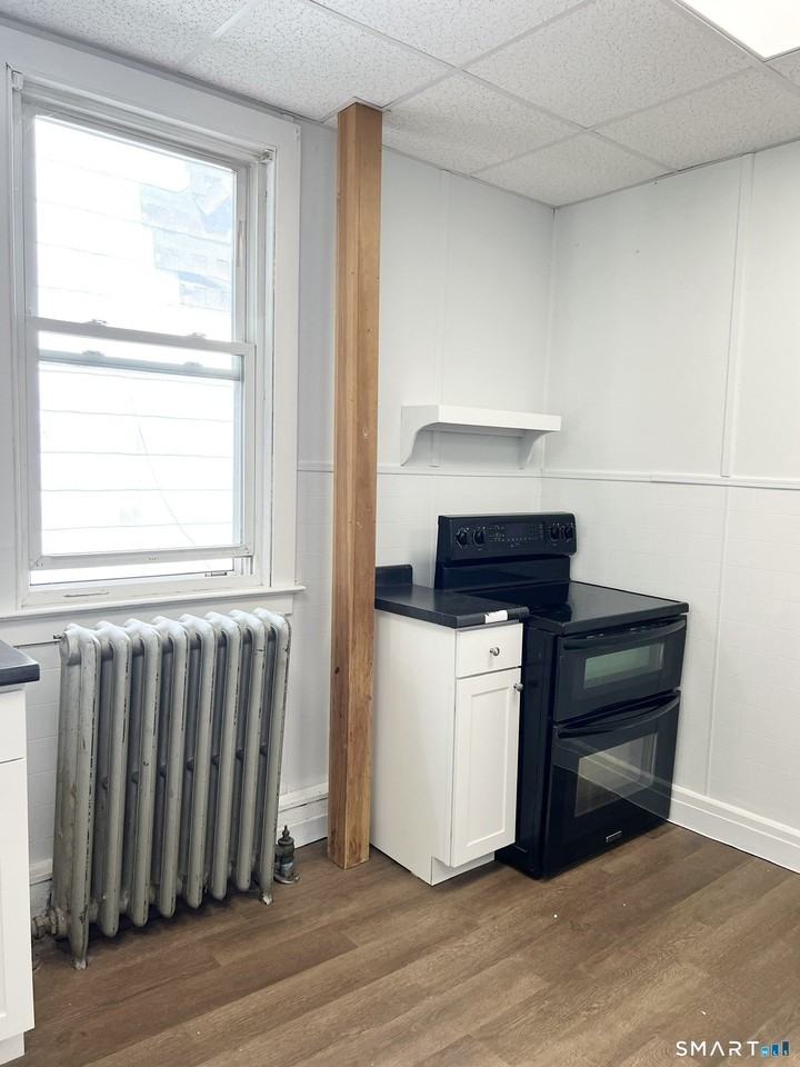252 Main St - Photo 4 of 17