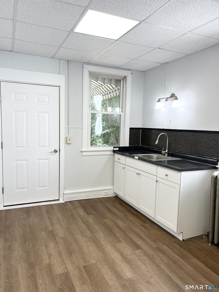 252 Main St - Photo 7 of 17