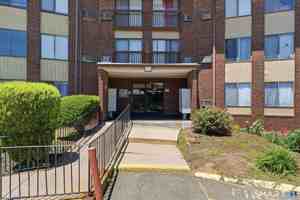 featured image of 2316 Cromwell Hills Dr #2316