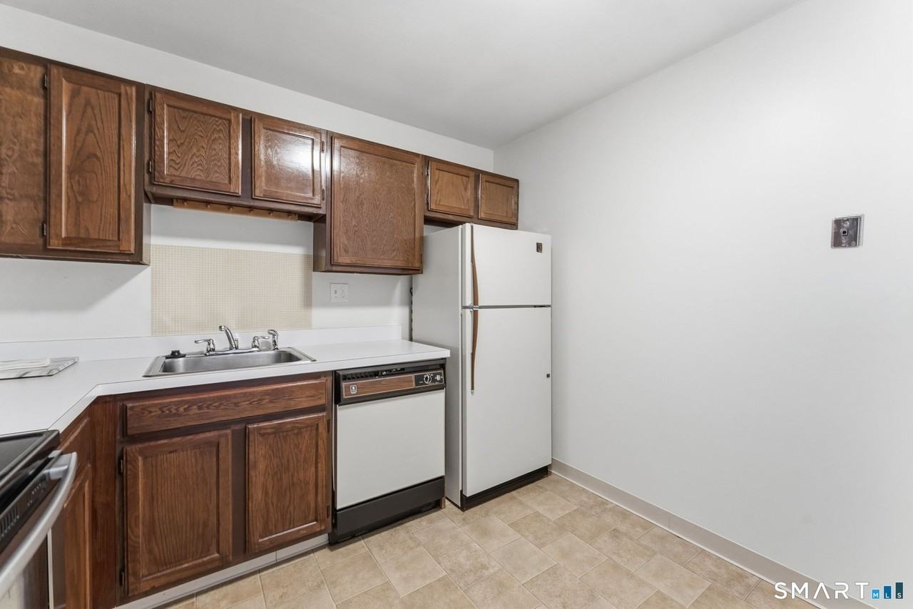 2316 Cromwell Hills Dr #2316 - Photo 4 of 24