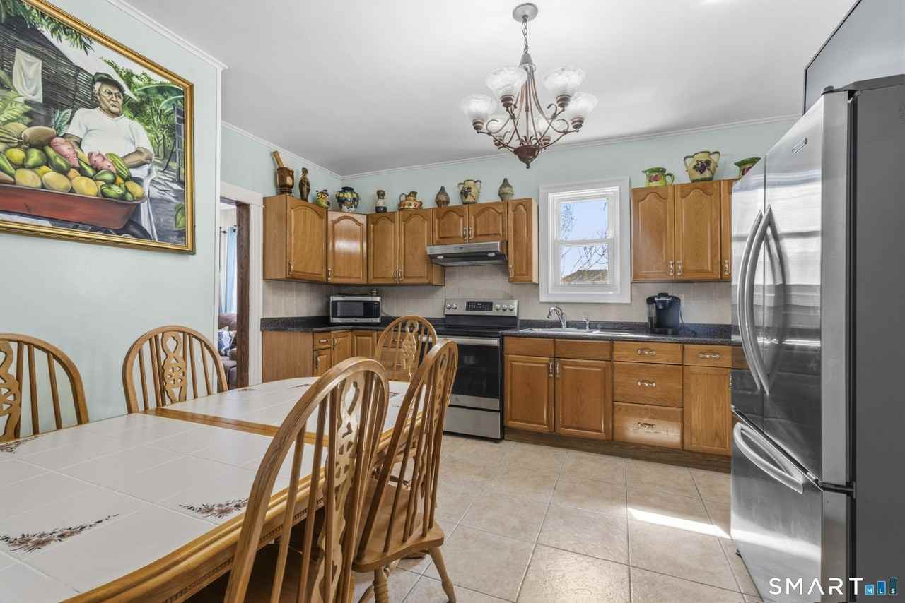 64 Connecticut Ave #1stFL - Photo 6 of 21