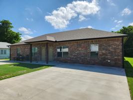 featured image of 219 S Hope St #1