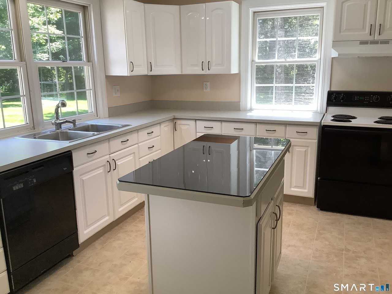 668 Huckleberry Hill Rd - Photo 5 of 20
