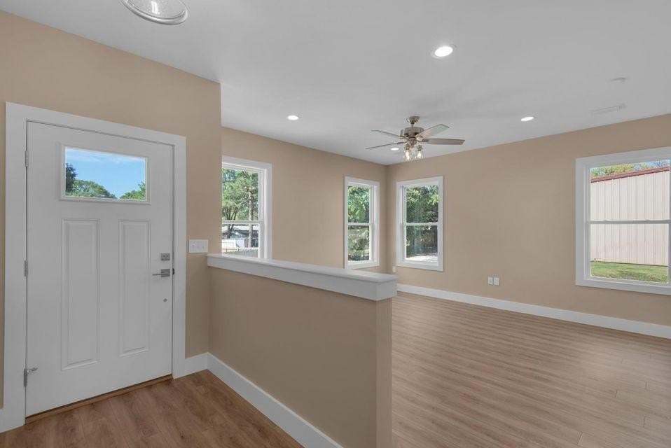 431 Adams Ave - Photo 3 of 30