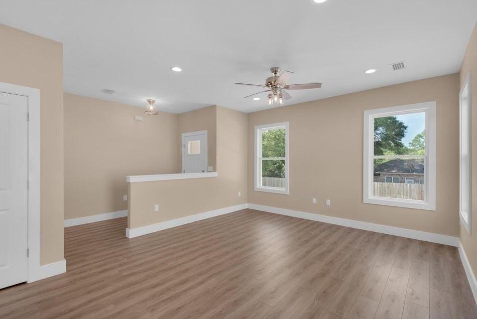 431 Adams Ave - Photo 4 of 30