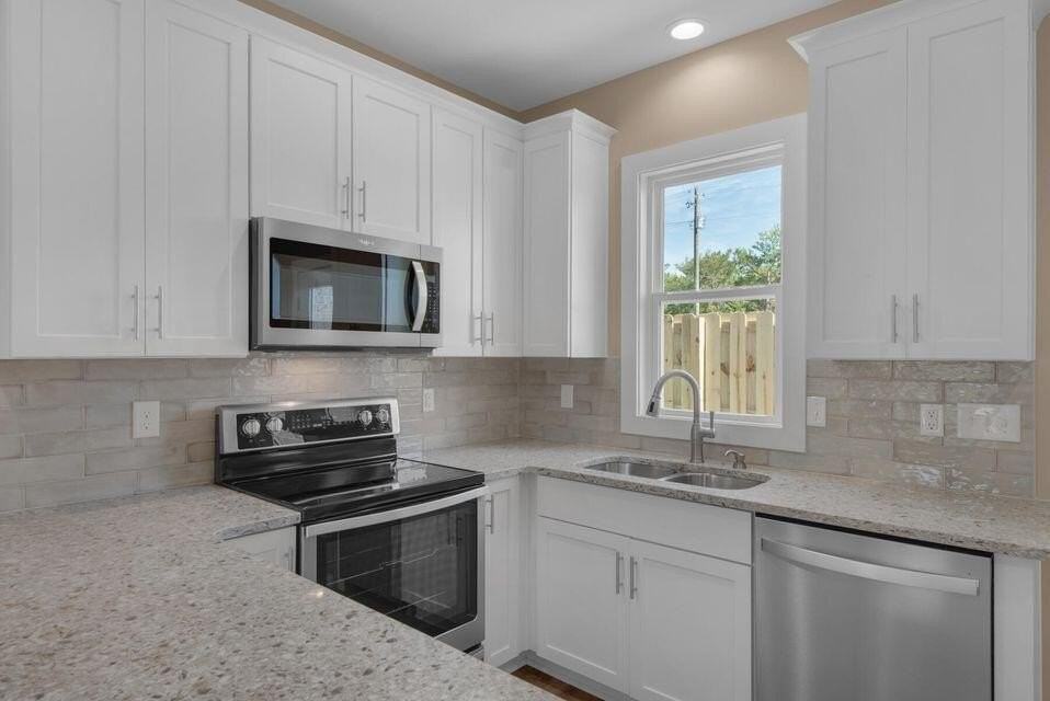 431 Adams Ave - Photo 7 of 30