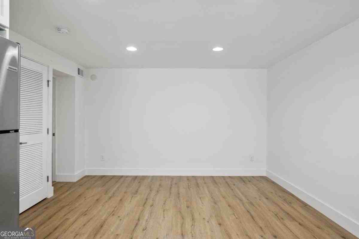 880 Saint Charles Ave Ne - Photo 6 of 20