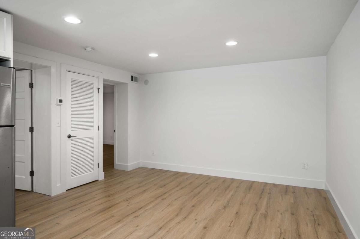 880 Saint Charles Ave Ne - Photo 7 of 20