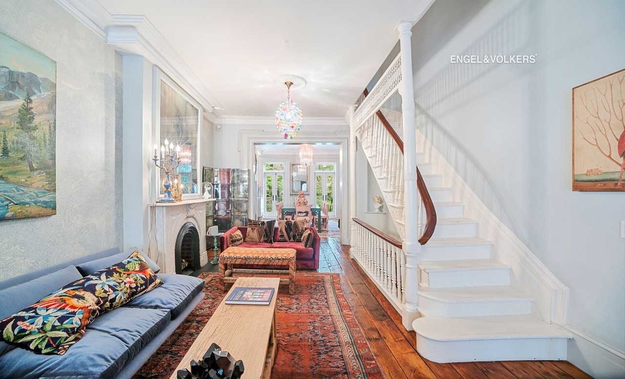 351 W 30th St - Photo 2 of 20