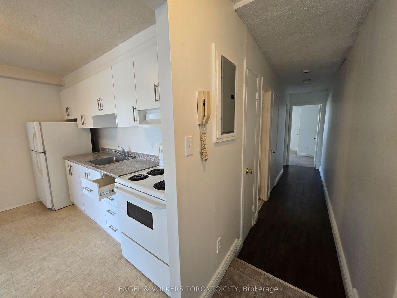 109 Gowan Street 201 - Photo 5 of 12