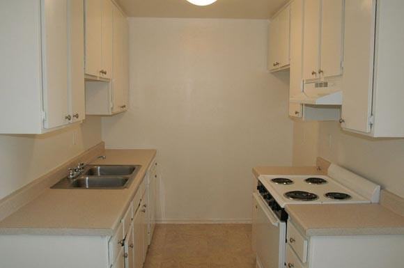 Vanowen Manor II - Photo 3 of 4