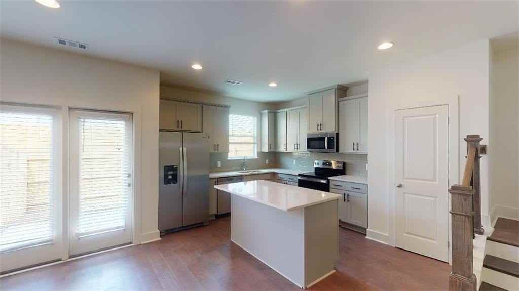 6414 Shalks Crossing Dr - Photo 2 of 27