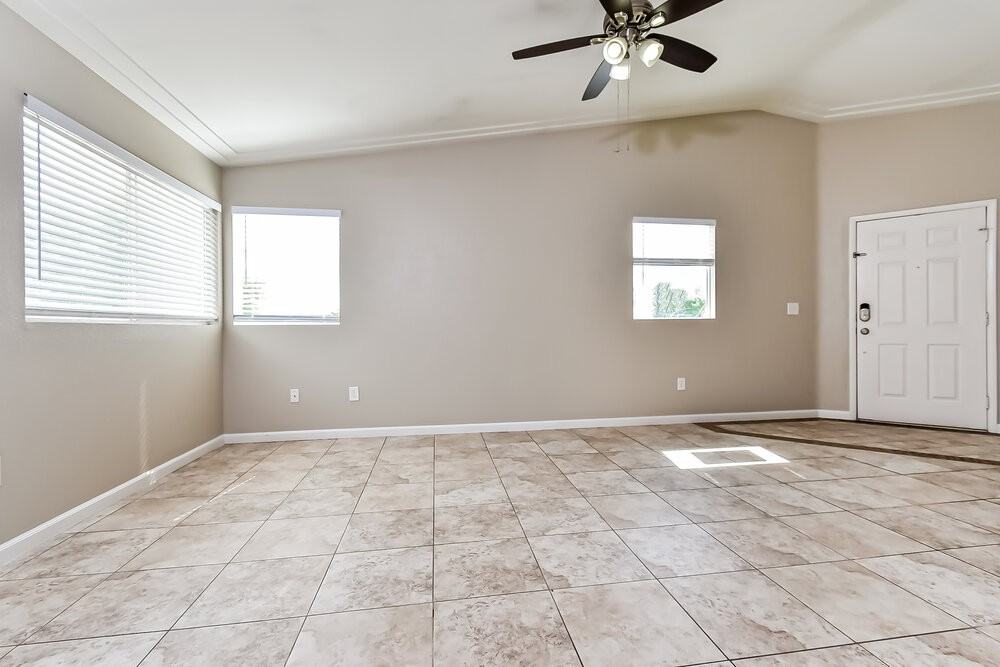 2306 Hollow Oak Ave - Photo 4 of 16