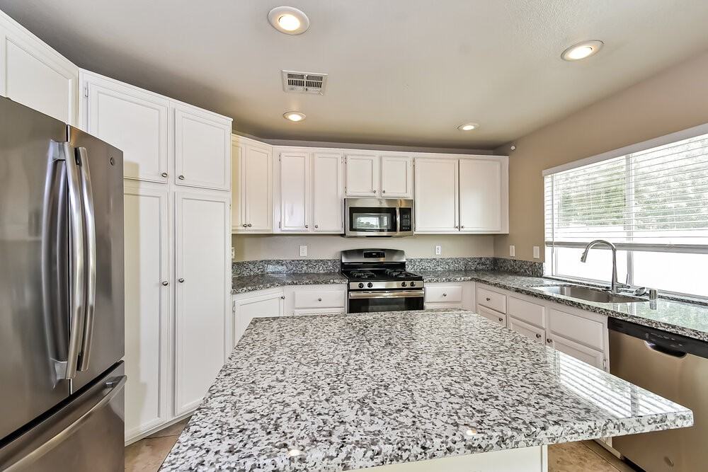 2306 Hollow Oak Ave - Photo 6 of 16