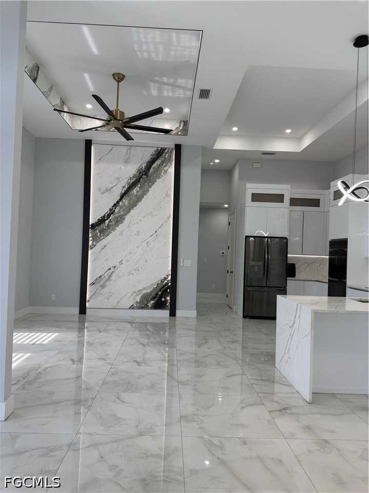 221 Sw 25th Ave - Photo 5 of 49