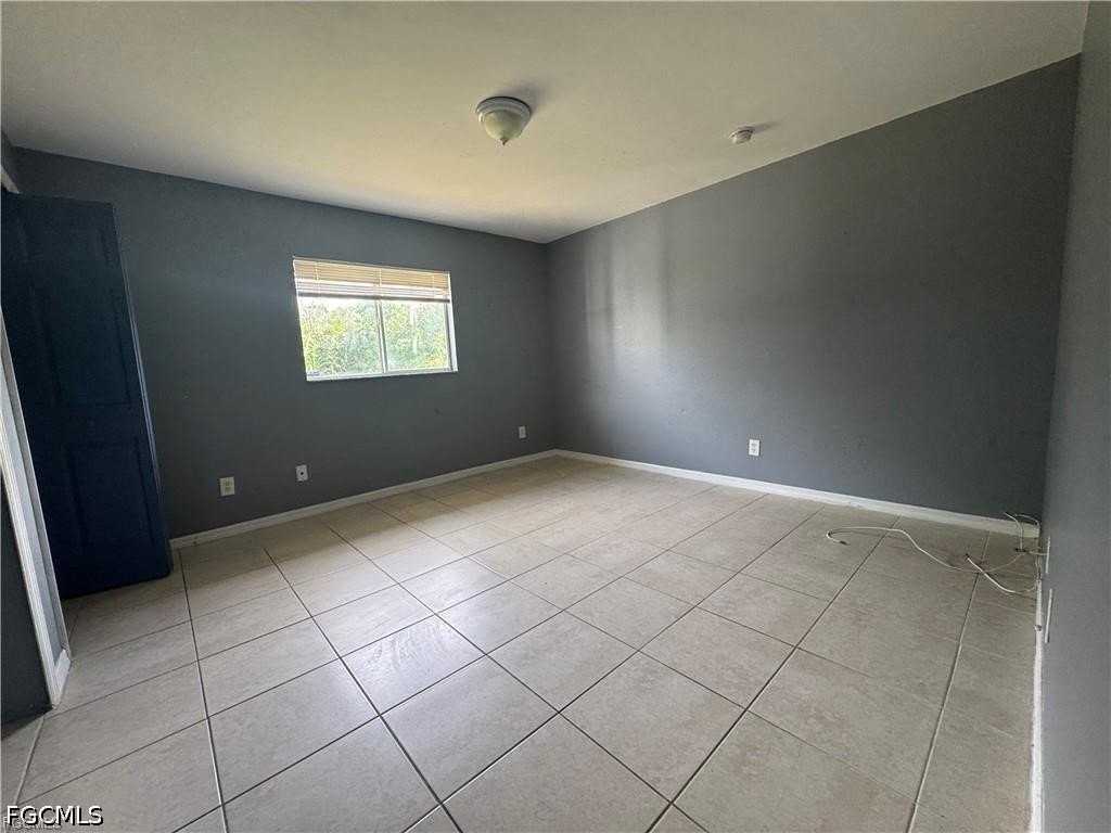 851 Eisenhower Blvd - Photo 6 of 8