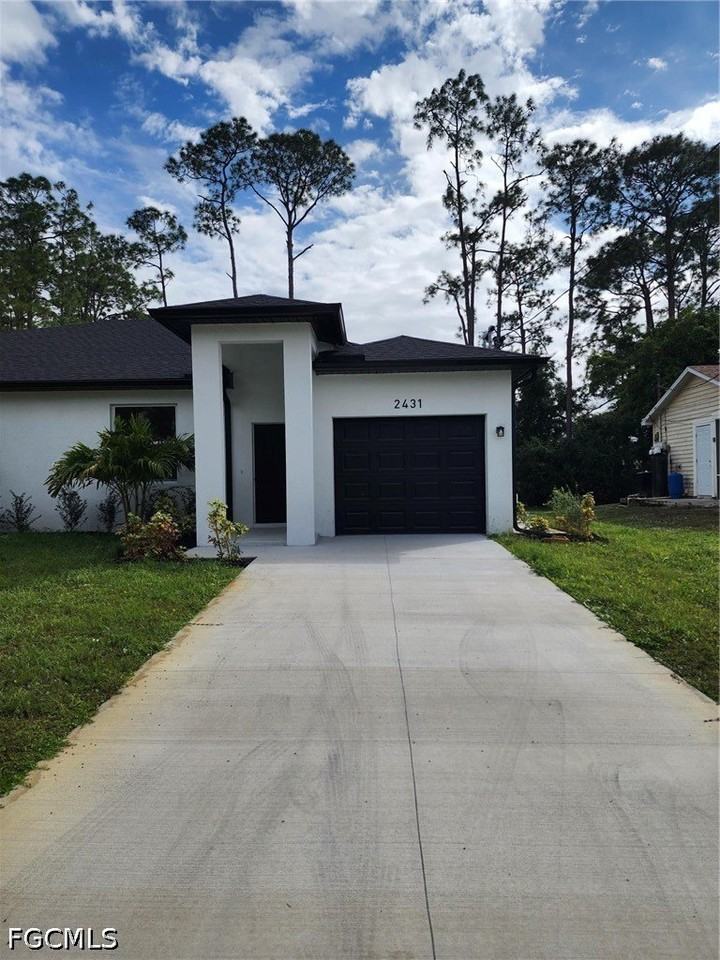 2431 Lola Ave