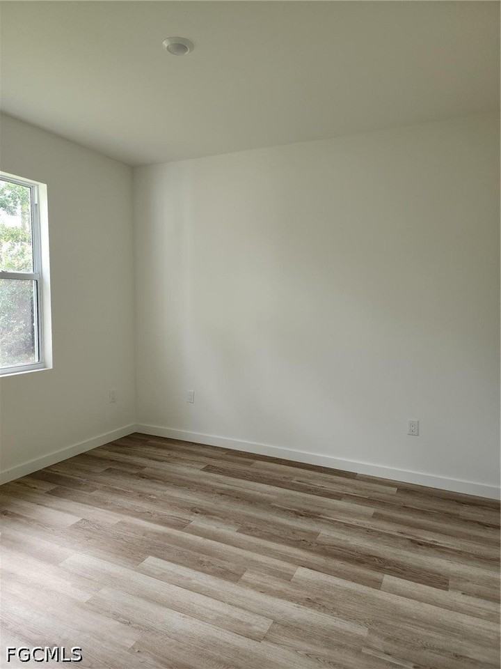 2431 Lola Ave - Photo 7 of 10