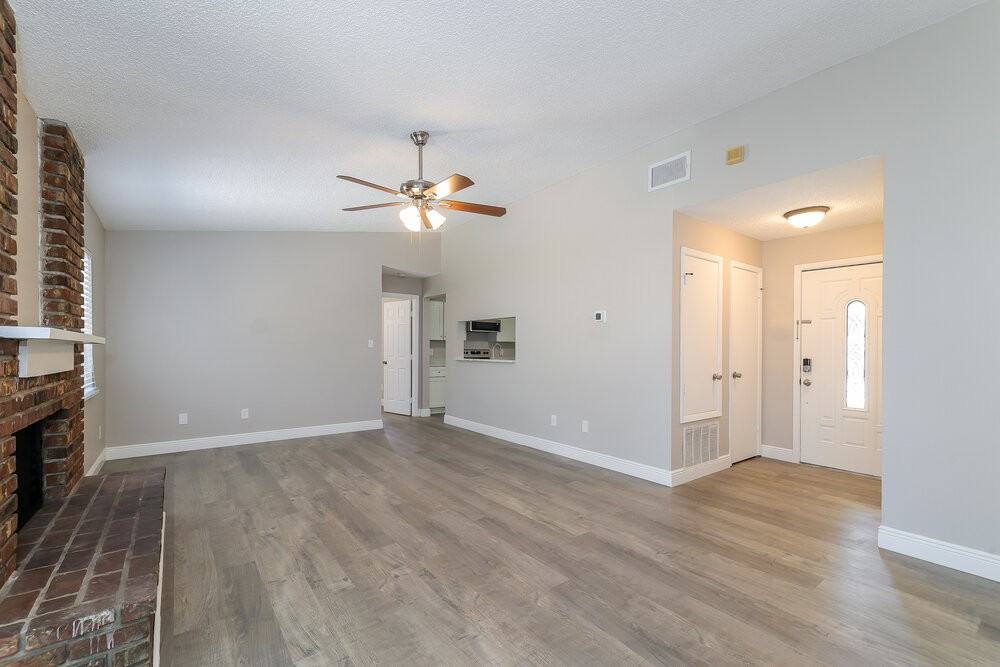 7064 Harbor Point Blvd - Photo 3 of 16