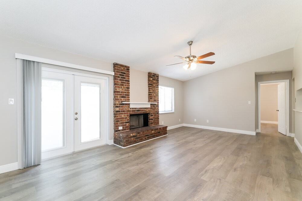 7064 Harbor Point Blvd - Photo 4 of 16