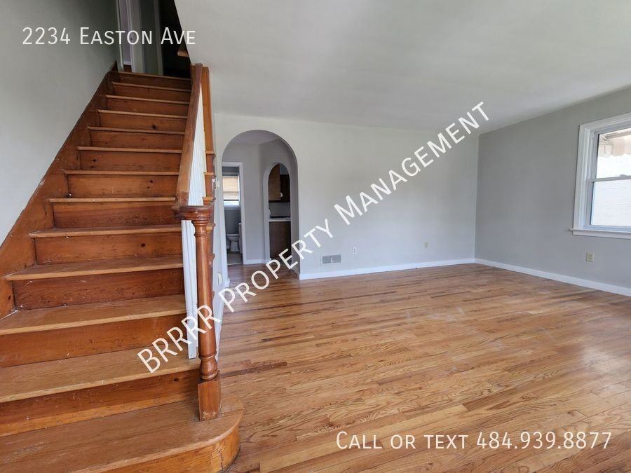 2234 Easton Ave - Photo 5 of 15