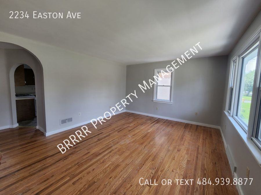 2234 Easton Ave - Photo 6 of 15
