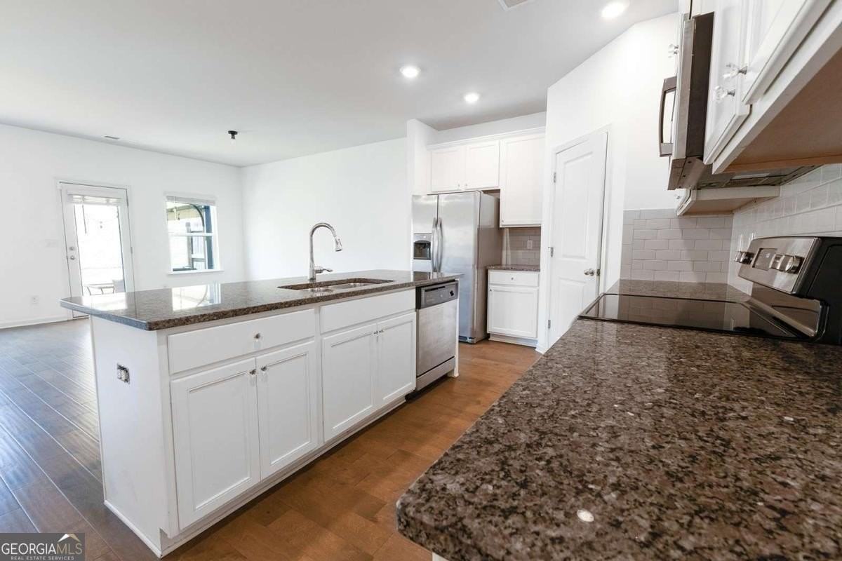 7095 Gladstone Cir - Photo 5 of 23