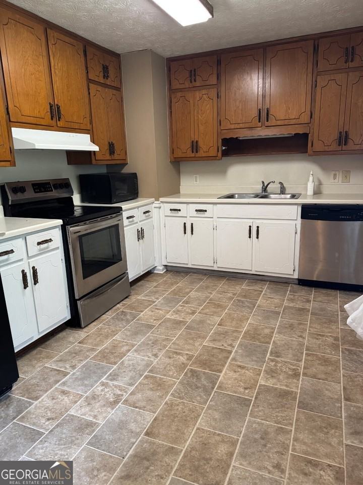 100 Fleeta Dr - Photo 5 of 13