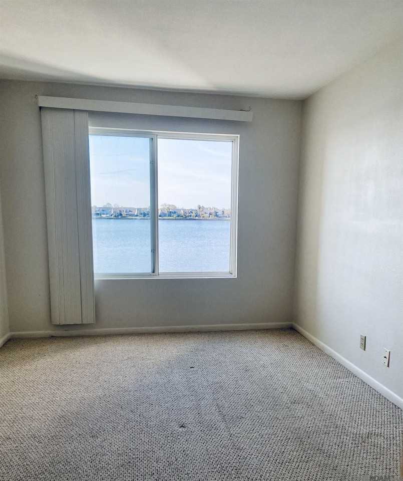 1490 Harbor Dr #205 - Photo 5 of 12