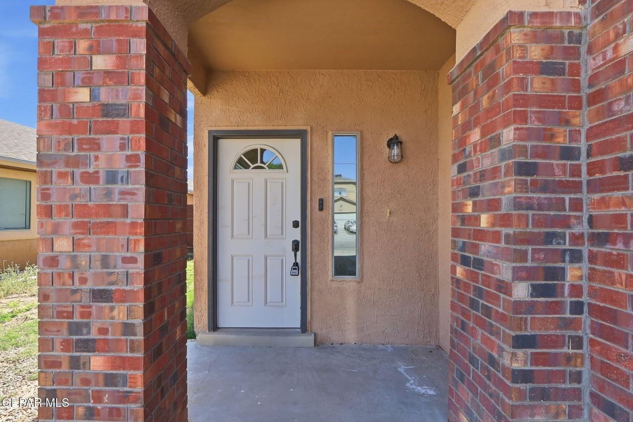 11961 Mesquite Miel Dr - Photo 4 of 43