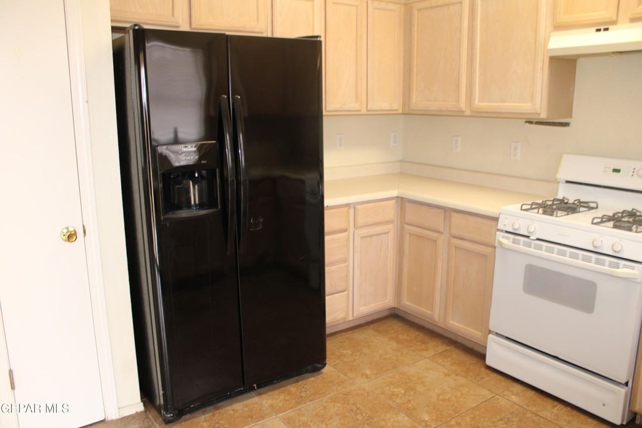 11008 Rogers Hornsby St - Photo 5 of 27