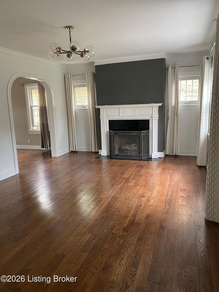 2534 Tennyson Ave - Photo 3 of 31