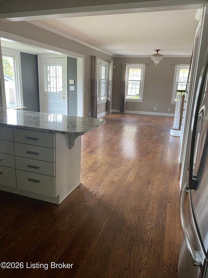 2534 Tennyson Ave - Photo 5 of 31
