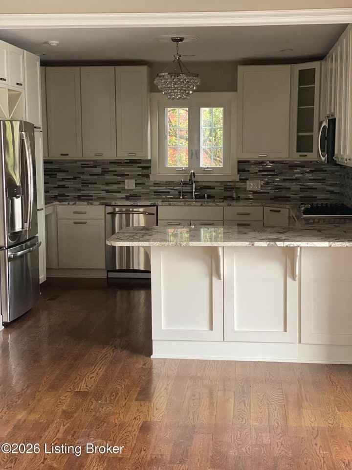2534 Tennyson Ave - Photo 6 of 31
