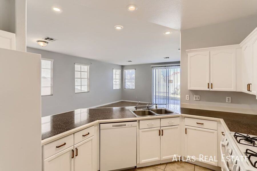1168 Dana Maple Ct - Photo 5 of 16