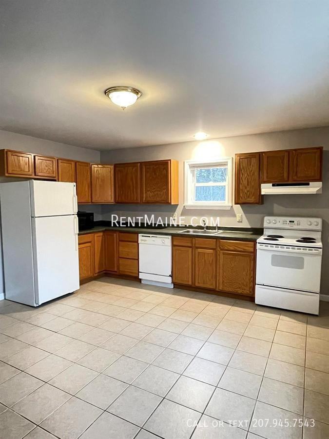 1835 Hammond St #2 - Photo 3 of 11