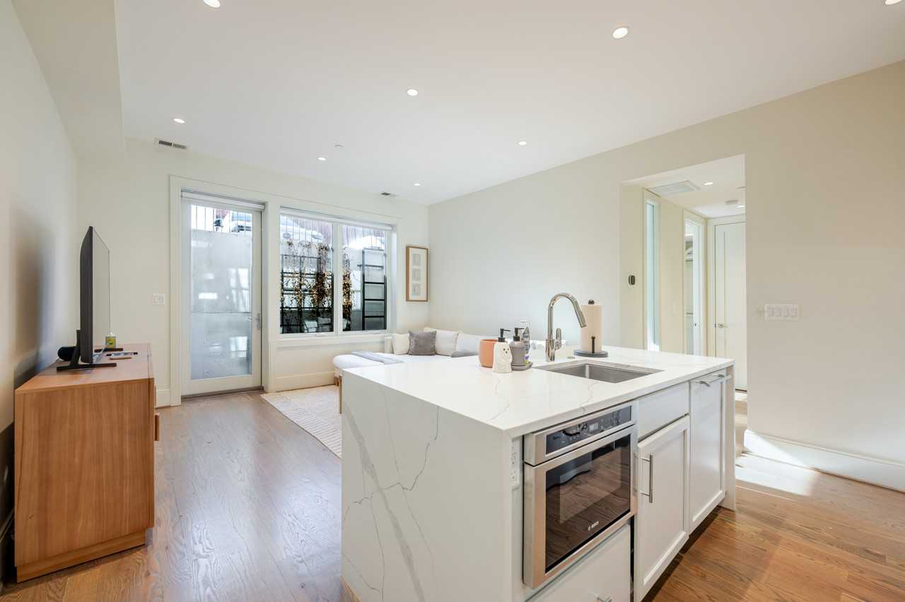 270 15th St Se #102 - Photo 4 of 23