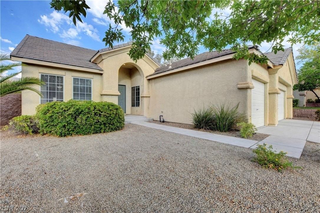 2294 Tedesca Dr - Photo 3 of 46