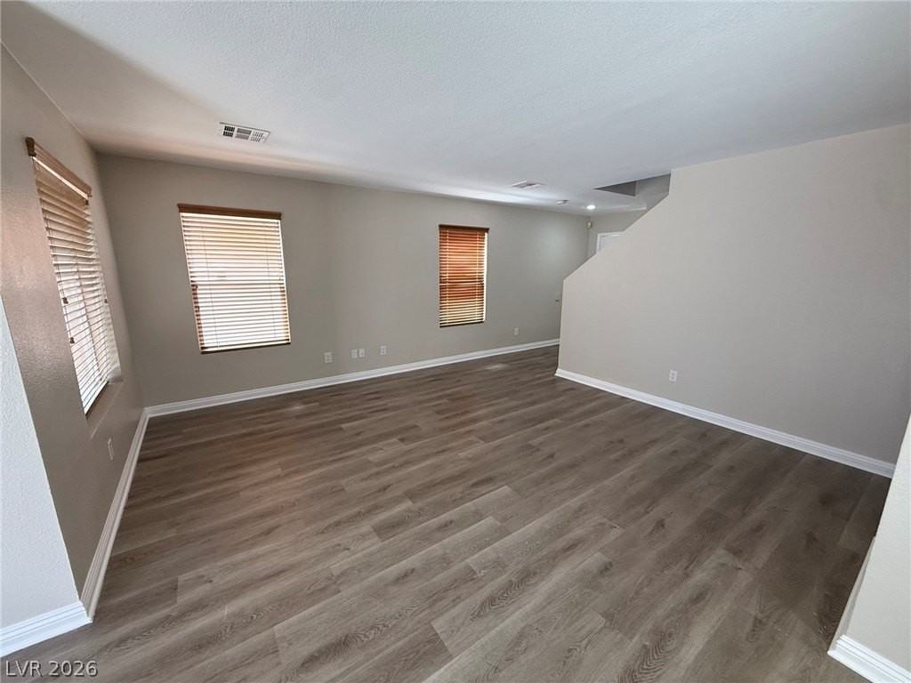 700 Sistine St - Photo 3 of 5