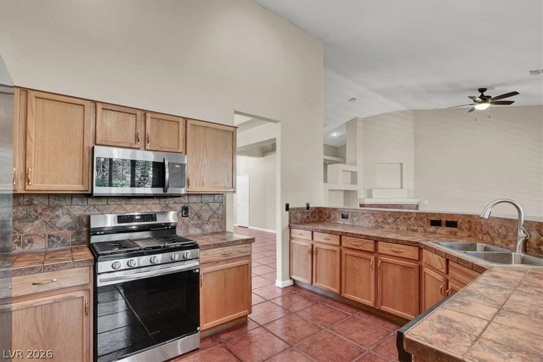 7308 Rustic Meadow St - Photo 4 of 27