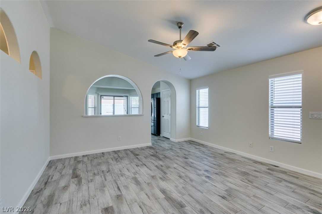 6763 Bison Creek St - Photo 7 of 40
