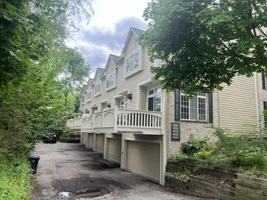 featured image of 998 Catherine St
