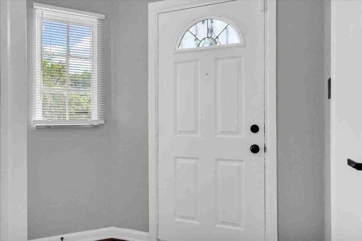 16639 Ward St - Photo 4 of 24