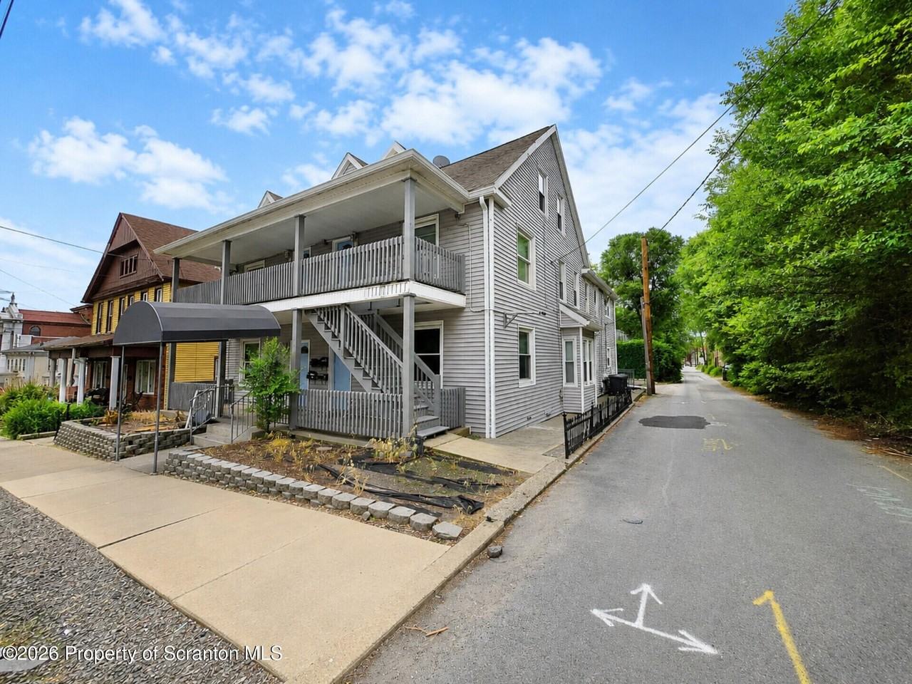 1011 Scranton St #1 - Photo 2 of 16