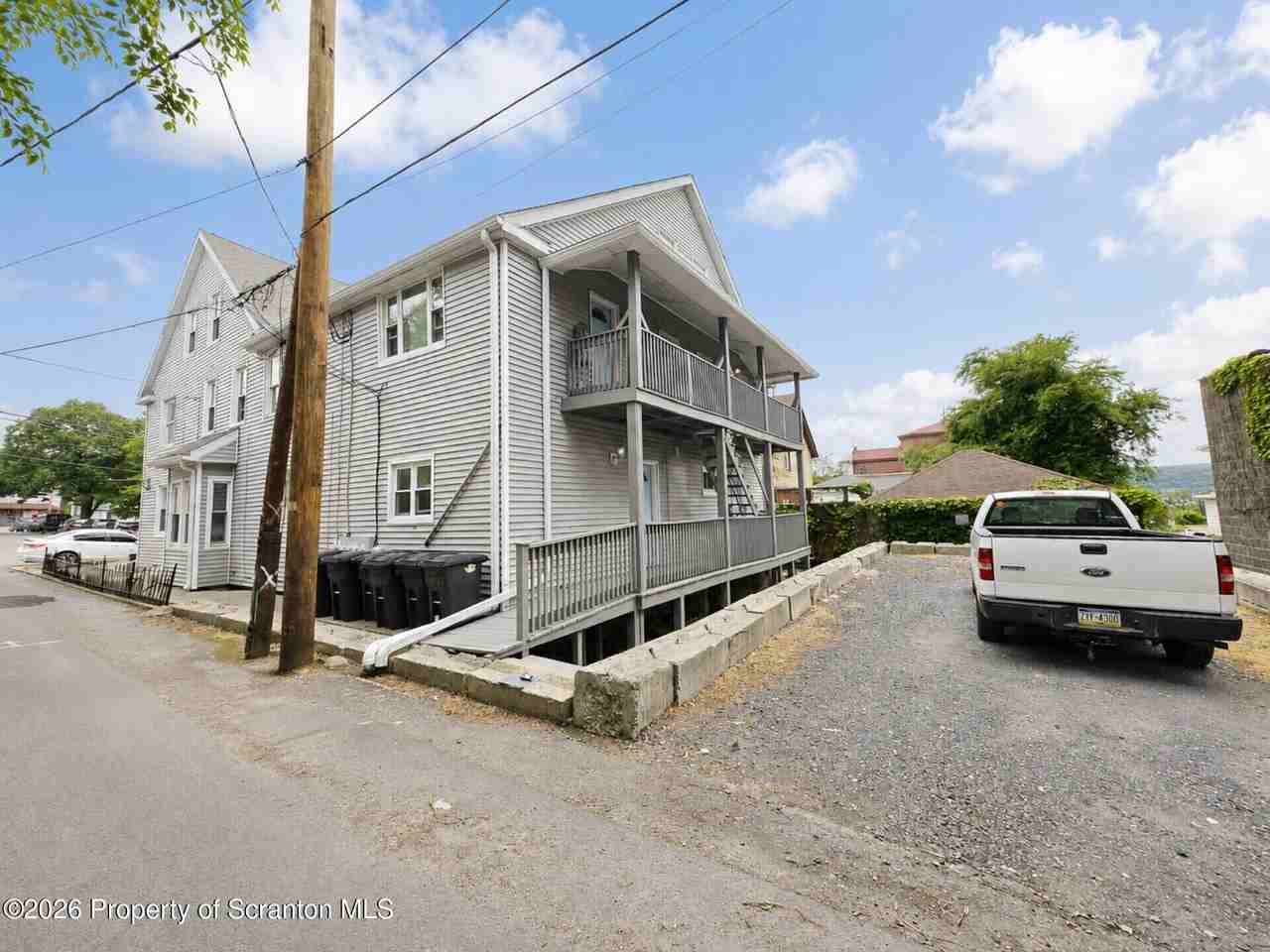 1011 Scranton St #1 - Photo 4 of 16